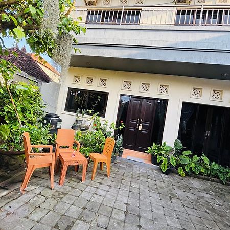 Mama Mega Homestay Pesanggaran Экстерьер фото