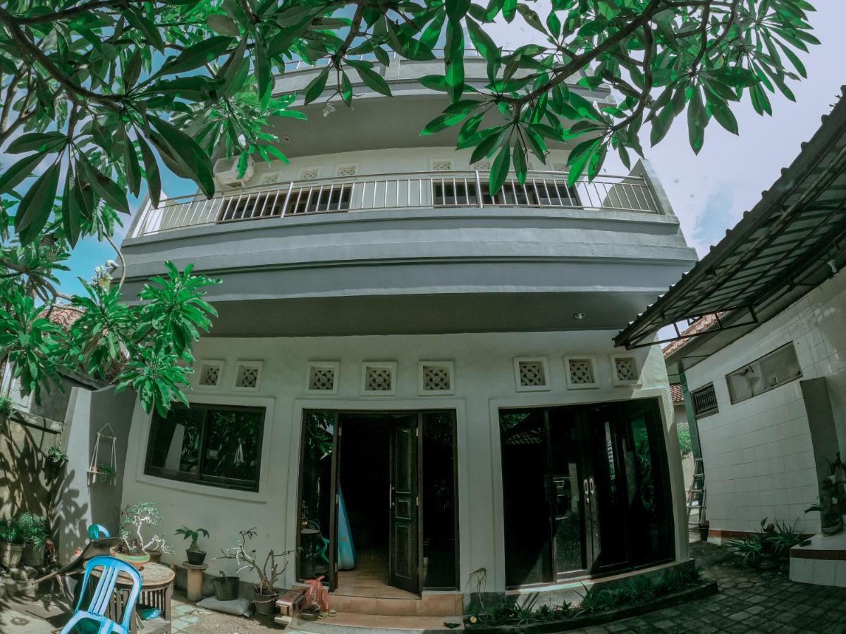 Mama Mega Homestay Pesanggaran Экстерьер фото