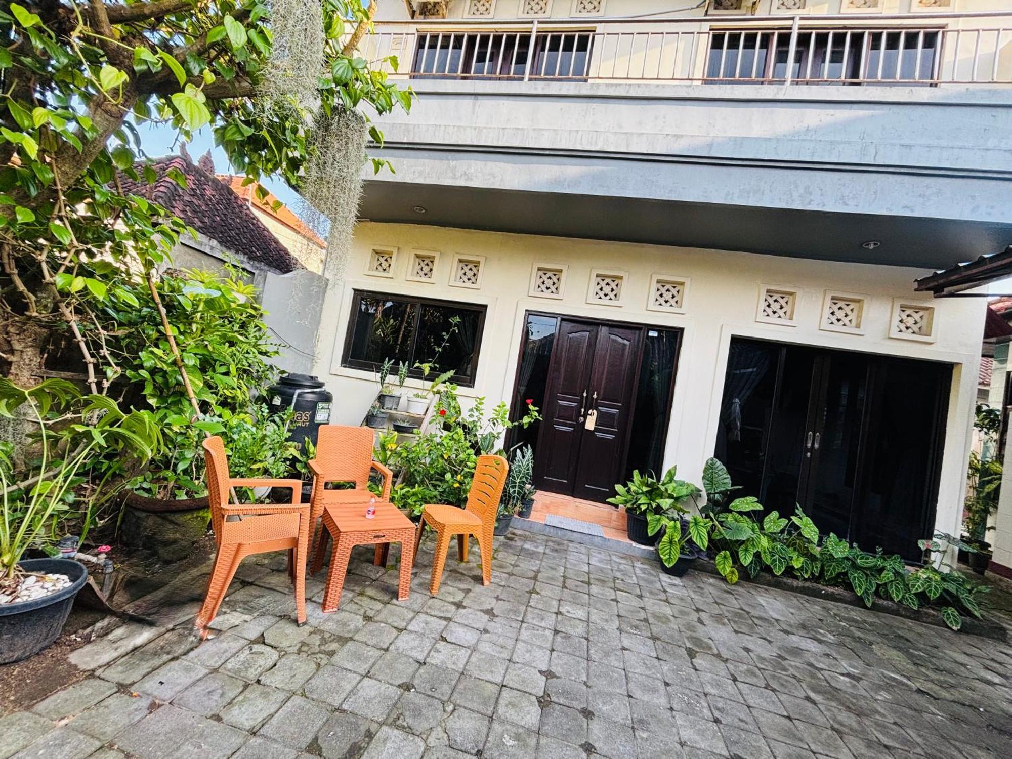 Mama Mega Homestay Pesanggaran Экстерьер фото