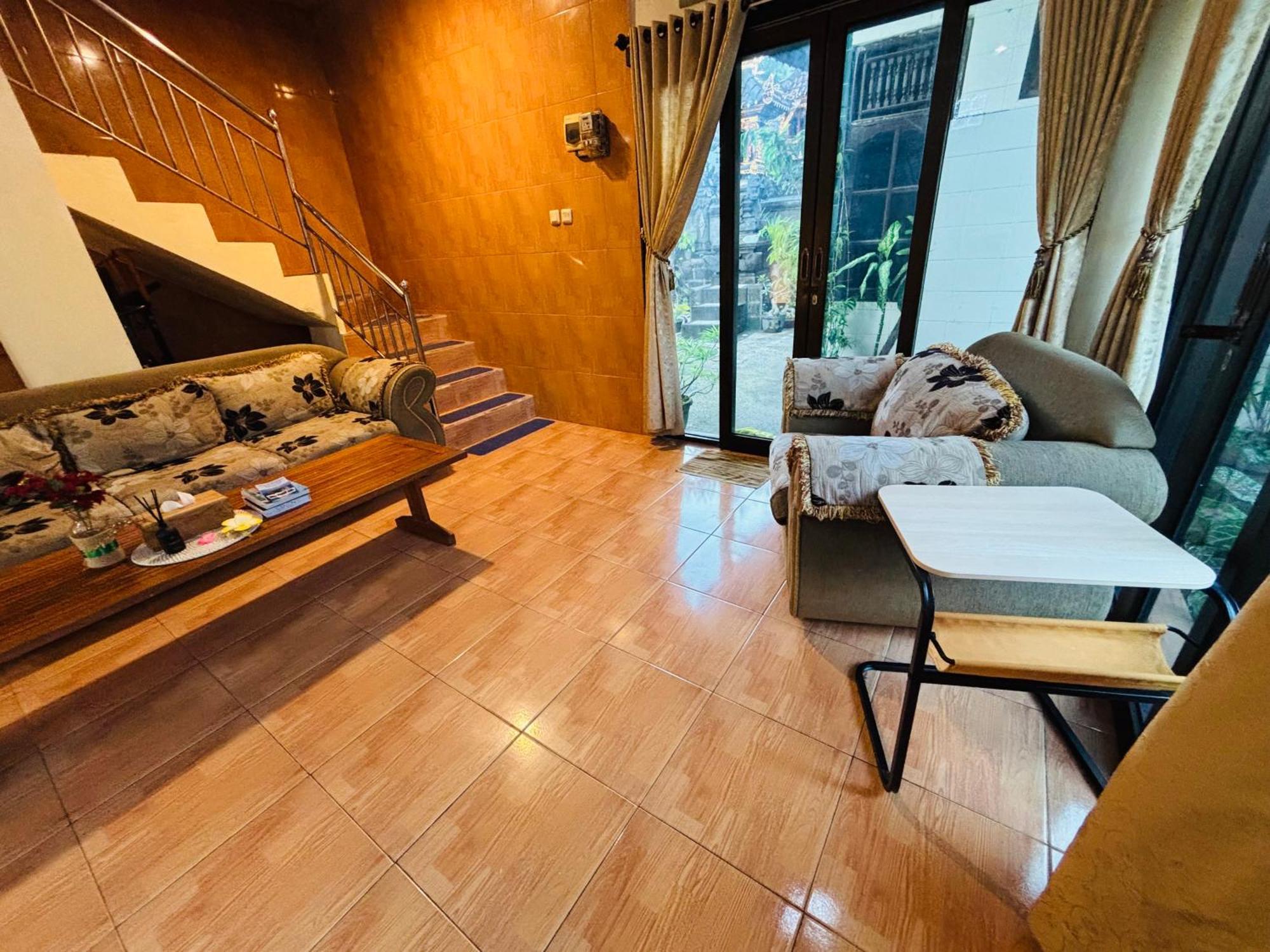 Mama Mega Homestay Pesanggaran Экстерьер фото