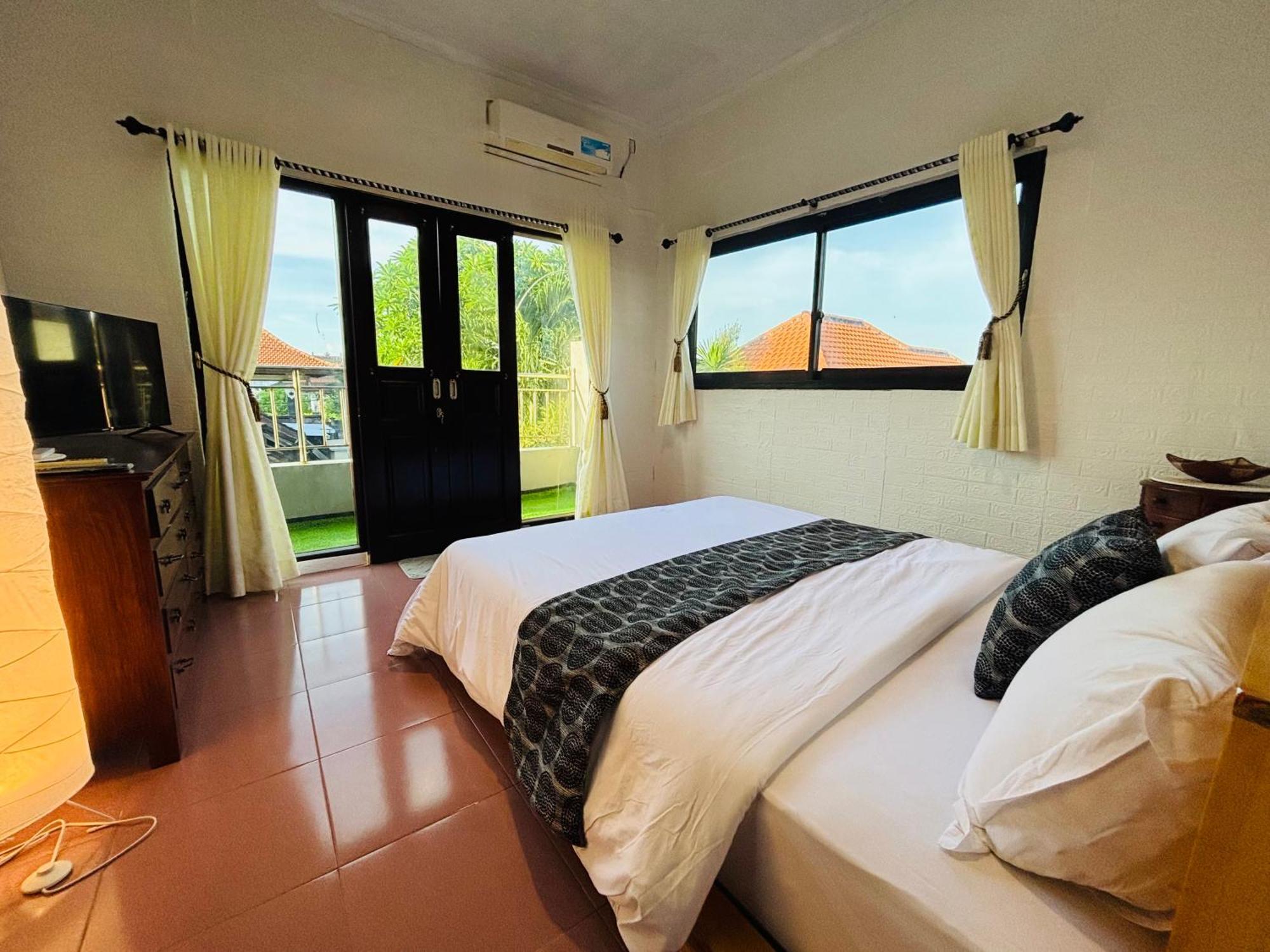 Mama Mega Homestay Pesanggaran Экстерьер фото